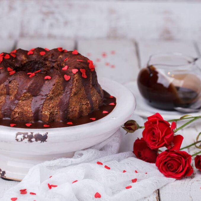 chocolate-cake-with-chocolate-glaze-holiday-valent-FPVQLJ4 (1)