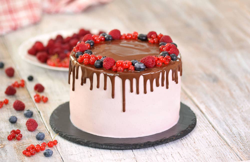 Delicious-cake-decorated-with-summer-berries-cake--G8HXPGV (1)